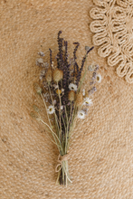 Dried flower bunch, purple, beige, scabious, poppy, verbena, strawflower,  RTS