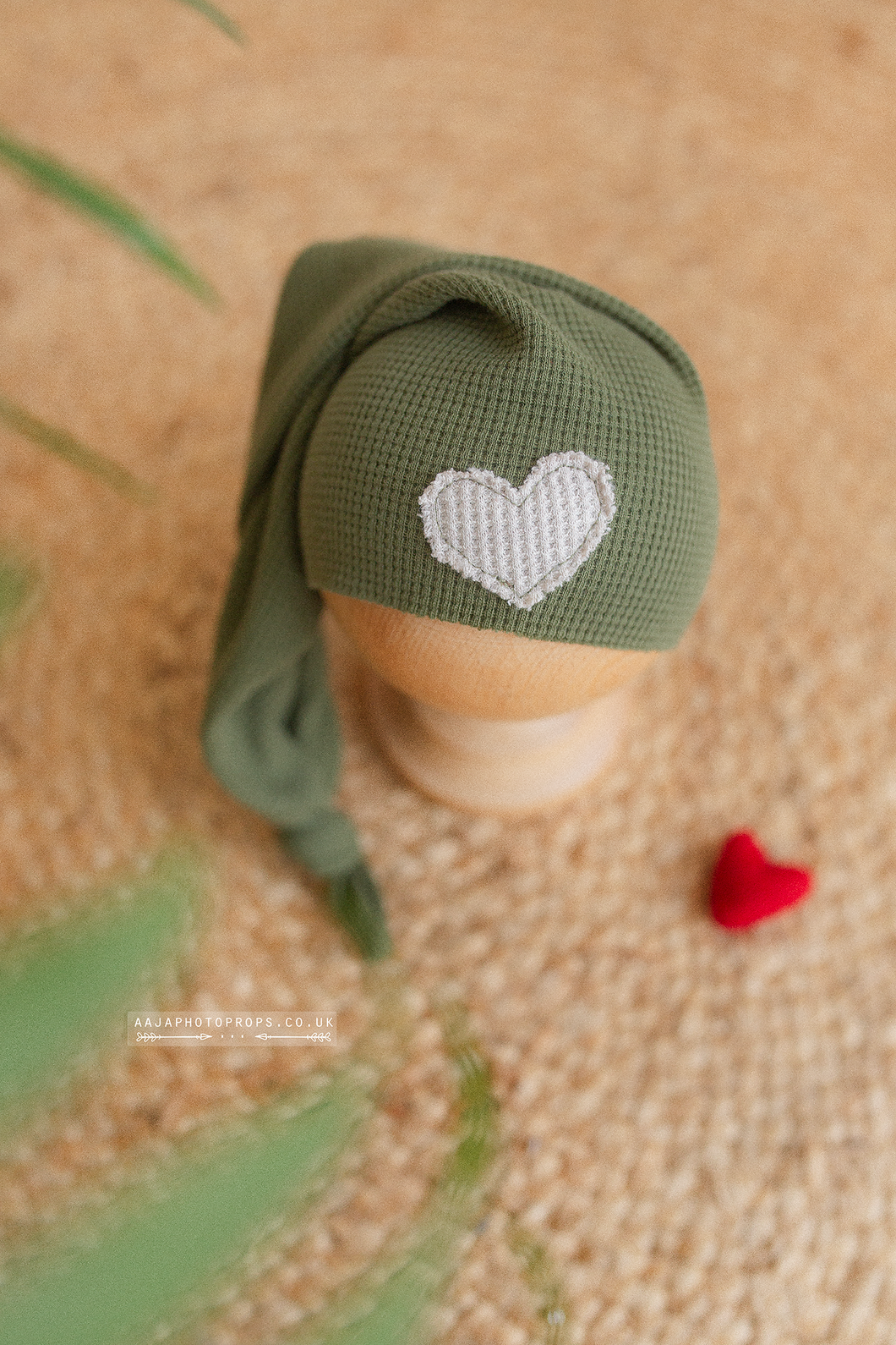 Baby newborn sleepy hat, knot, green, heart, valentine, Ready