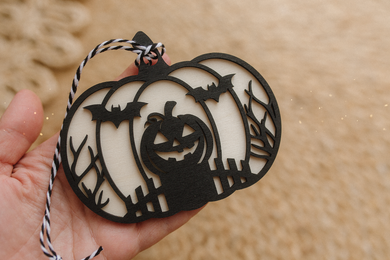 Wooden Halloween decoration, pumpkin, black bats, RTS