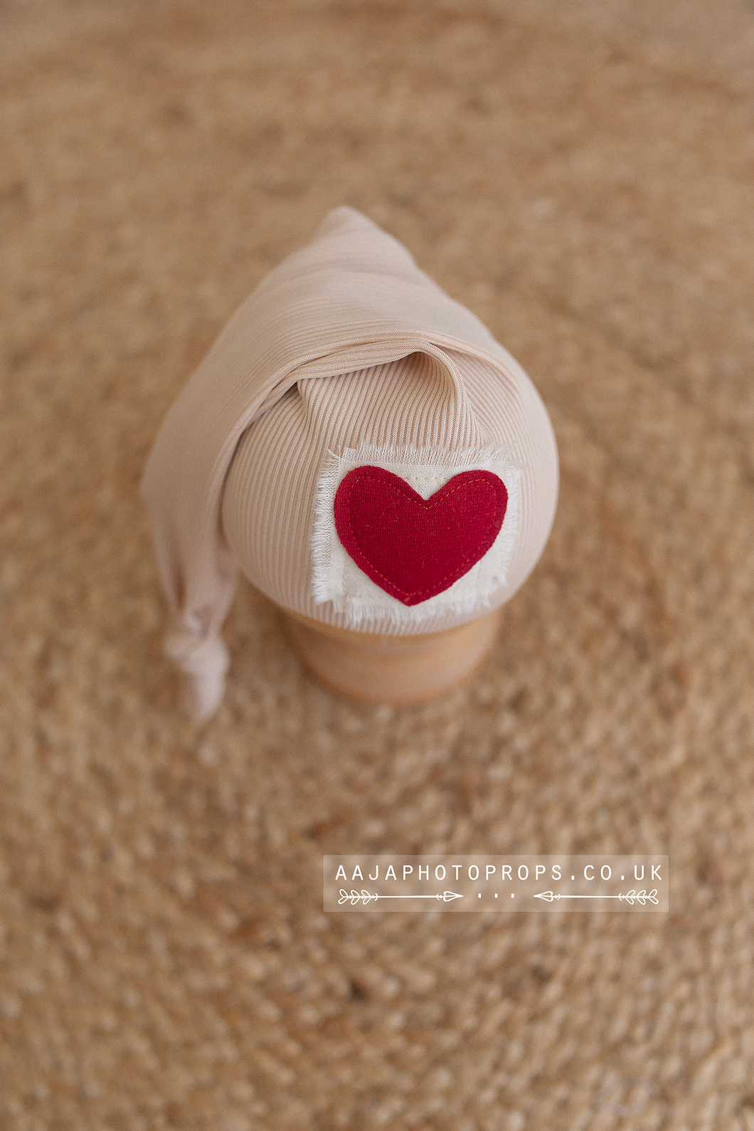 Baby newborn sleepy hat, knot, red heart, beige, valentine, Ready