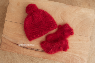 Baby newborn hat and socks, red, RTS