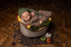 Baby newborn sleepy hat, knot, green, button, RTS