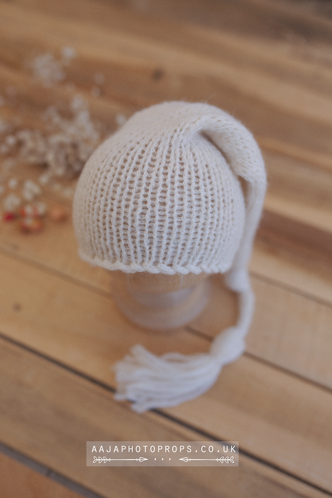 Baby newborn sleepy hat, knitted, off white, RTS